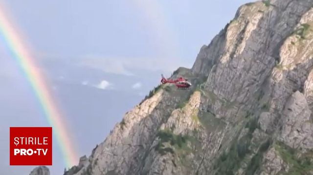Misiune dificilă în Bucegi. Salvamontiștii au folosit în premieră un sistem special pentru doi alpiniști blocați pe stâncă