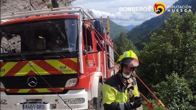 Seis menores heridos, entre ellos tres de gravedad, tras precipitarse un microbús en Huesca