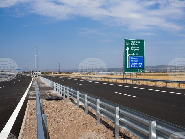Последният участък от автомагистрала „Европа“ ще бъде пуснат в експлоатация утре