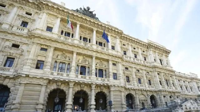 “Gelosia mai attenuante”: cosa dice la Cassazione su stalking e lesioni