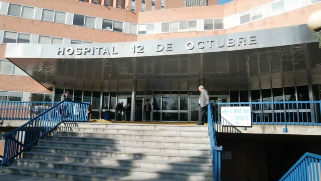 Un bebé de 10 meses, la persona más joven en España en ser operada con cirugía robótica