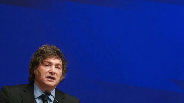 Milei sancionará a las empresas que operen en las Malvinas e instalará una base naval en el sur argentino