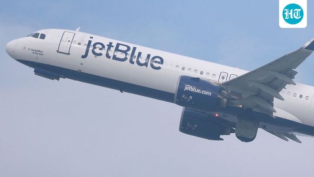 US airlines cancel hundreds of flights as winter storm hits Northeast