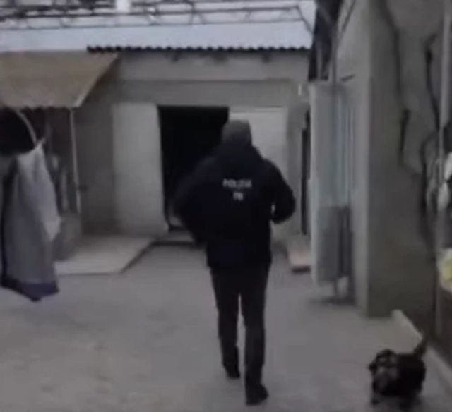 Mai multe persoane, reținute, pentru comercializarea…