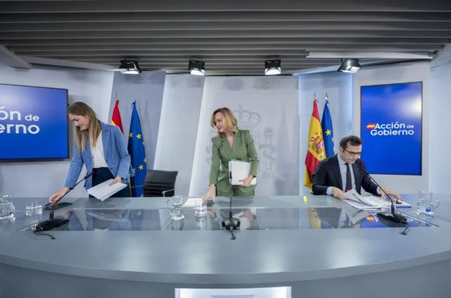 El Gobierno apremia a las eléctricas para que le den los datos del apagón sin aval del corredor