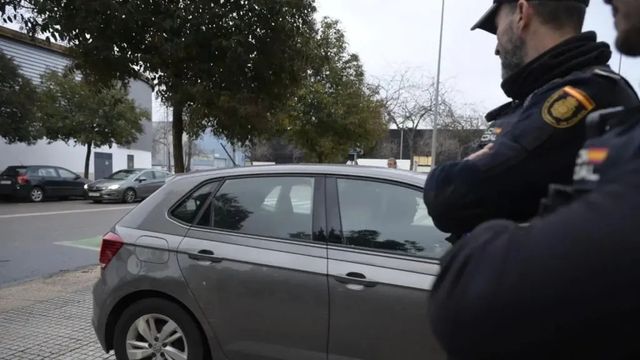 El hermano de Pedro Sánchez llega en coche a los juzgados de Badajoz y evita el 'paseíllo'