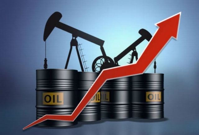 Carburanții, mai scumpi din august? Șoferii vor plăti 48 de bani în plus pe litru pentru stocul de urgență