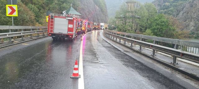 Arde mănăstirea Cozia Veche. Unde a zbucnit incendiul