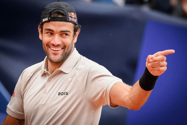 Berrettini in semifinale a Kitzbuhel, De Alboran ko in due set