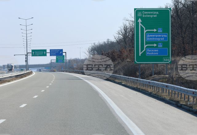 Има опасност за живота на мъж и на жена при катастрофа на магистрала „Марица“, при която загина мъж