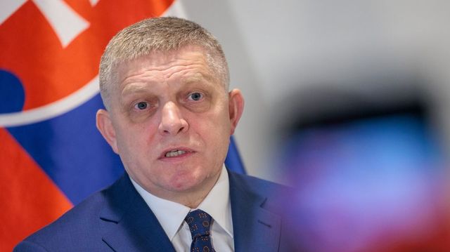 Robert Fico találkozóra hívta Volodimir Zelenszkijt