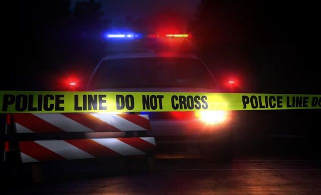 13 persoane au fost rănite, după ce un bărbat a deschis focul în fața unui local din Texas. Atacatorul a fugit