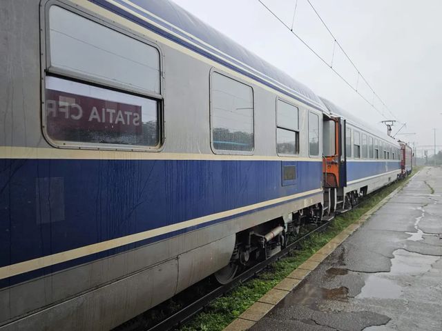 Stenograme. Angajați CFR acuzați de fraudă cu bilete întrebau ChatGPT ce să le răspundă anchetatorilor