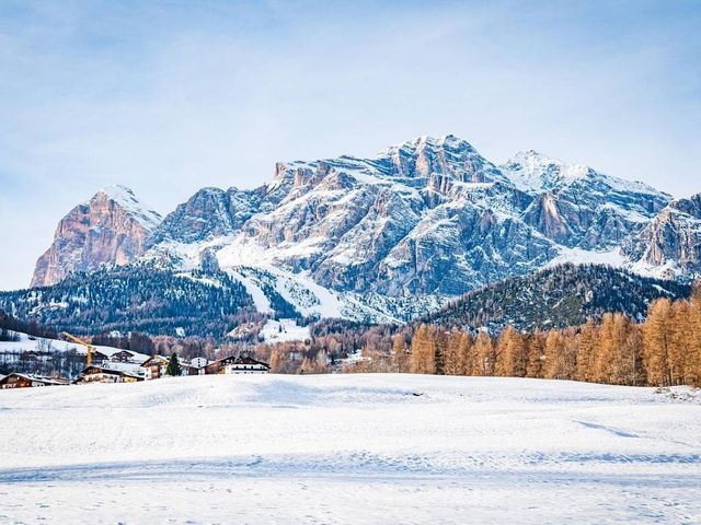 Sugli sci contro un albero, muore minorenne a Cortina