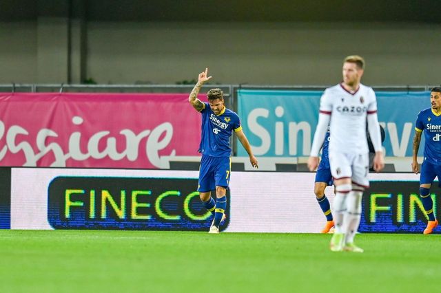 Verona-Bologna 2-1, doppietta Verdi e Spezia agganciato