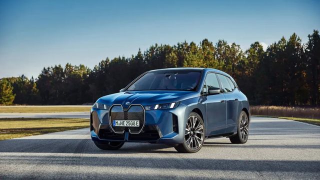 BMW iX: El lujoso SUV eléctrico que alcanza los 700 kilómetros de autonomía