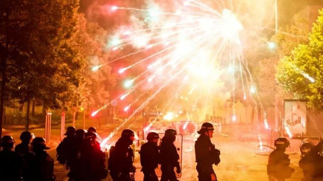 Franța interzice artificiile pentru populație de Ziua Națională