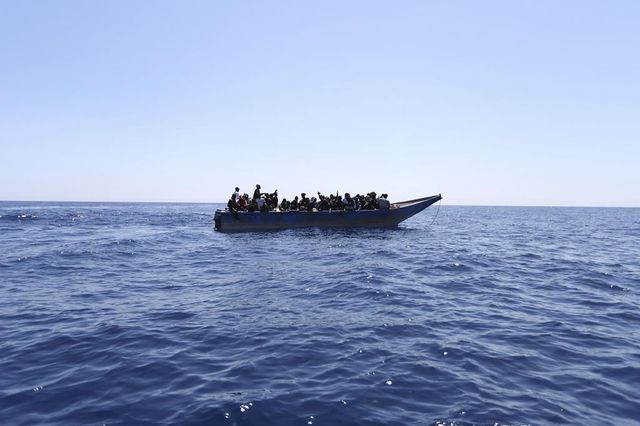 Naufragio al largo della Libia, recuperati i corpi di 11 migranti