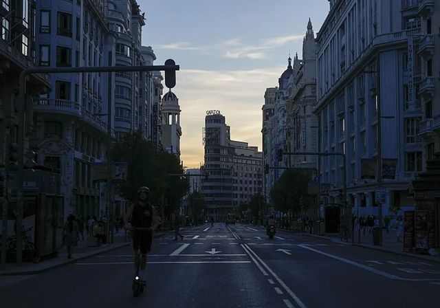 Seis años de cárcel por intentar matar a disparos a un policía en la Gran Vía de Madrid