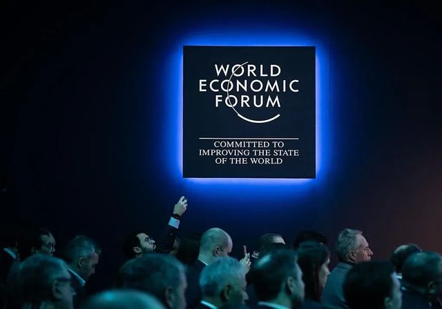 La polarización social y las pensiones se cuelan entre los mayores riesgos de España, según Davos