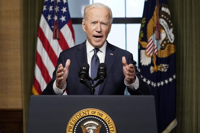 Covid, Biden firma legge per trasparenza su origine del virus