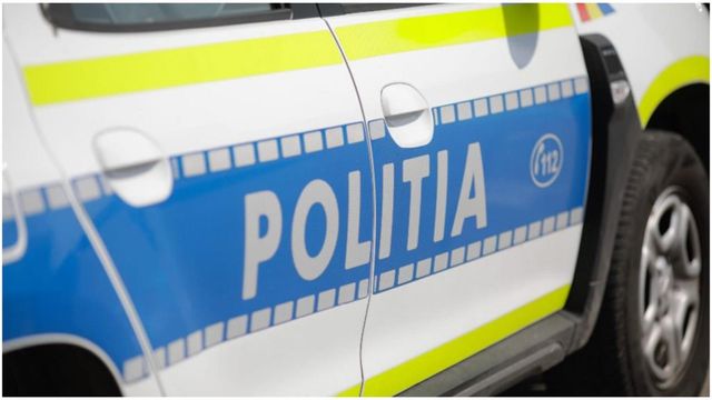 Zeci de mașini distruse în timpul nopții pe o stradă din Târgu Jiu