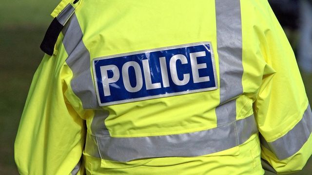 Три деца и майка им пострадаха сериозно при взрив в жилищна сграда край Париж