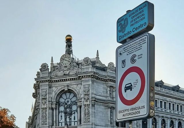 Qué coches sin distintivo de la DGT podrán realmente circular por las ZBE