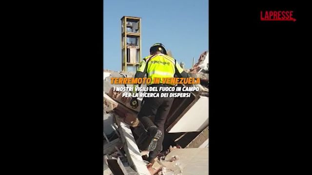 Vigili del fuoco italiani individuano tre persone in vita a La Guaira