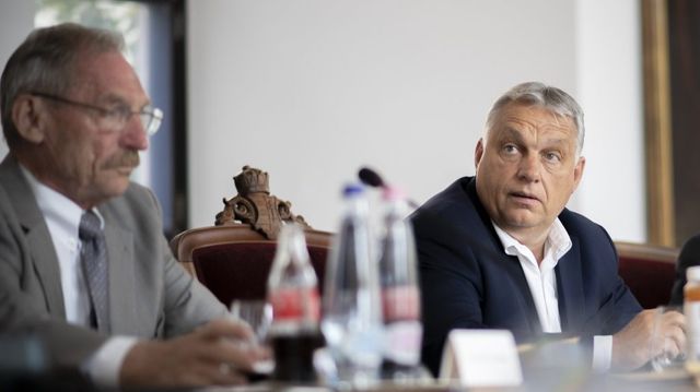 Estébe nyúlóan egyeztetett Orbán Viktor a belügyminiszterrel a gyermekvédelemről