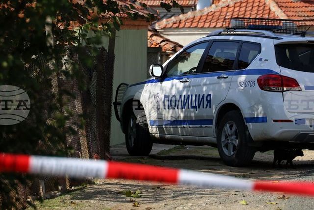 Откриха човешки останки във фургон в Стара Загора