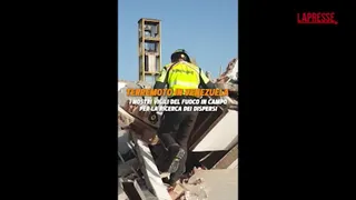 Vigili del fuoco italiani individuano tre persone in vita a La Guaira