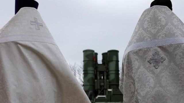 Biserica Ortodoxă rusă nu mai binecuvântează armele de distrugere în masă