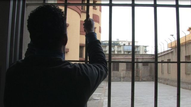 Rivolta nel carcere di Enna, l'istituto è circondato dalle forze dell'ordine