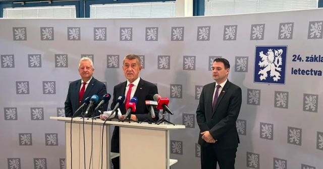 Vláda přidá příští rok 36 miliard korun na obranu, uvedl Babiš před summitem NATO