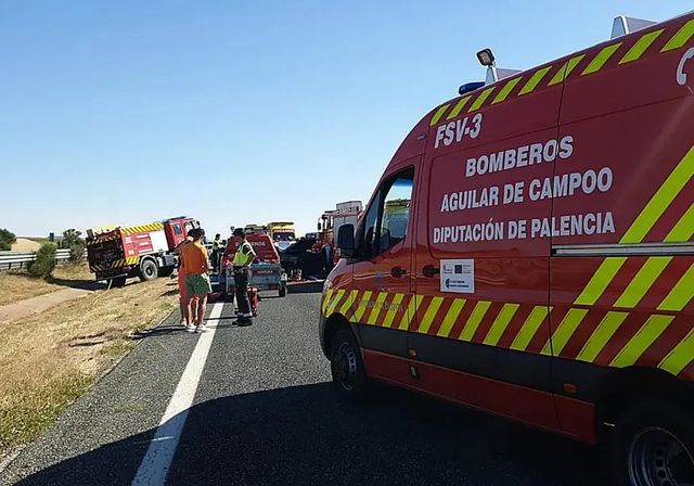 Mueren cuatro miembros de una misma familia tras un accidente en Palencia