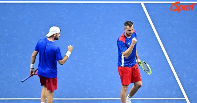 Davis Cup: Hraje se čtyřhra o veledůležitý bod, Berdych nasadil deblové specialisty