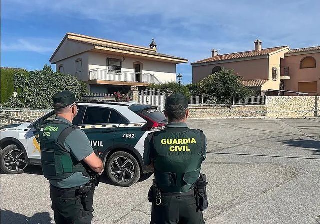 Detenido por apuñalar a la mujer hallada muerta en Ogíjares y luego quemar la casa