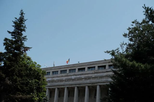 Românii resping ideea unui premier independent, dar vor alegeri anticipate - sondaj Avangarde