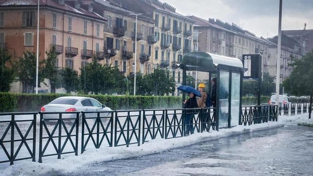 Maltempo: temporali al Nord, allerta gialla in 10 regioni