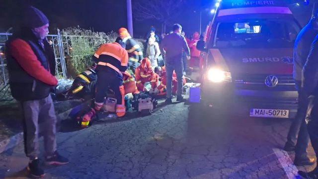Șase copii au fost loviți de un autoturism, pe o trecere de pietoni din Hunedoara