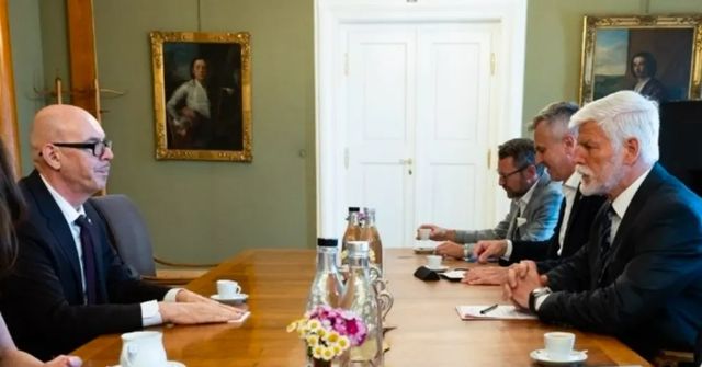 Ujistil jsem prezidenta, že vláda veřejnoprávní média neohrozí, říká ministr Klempíř
