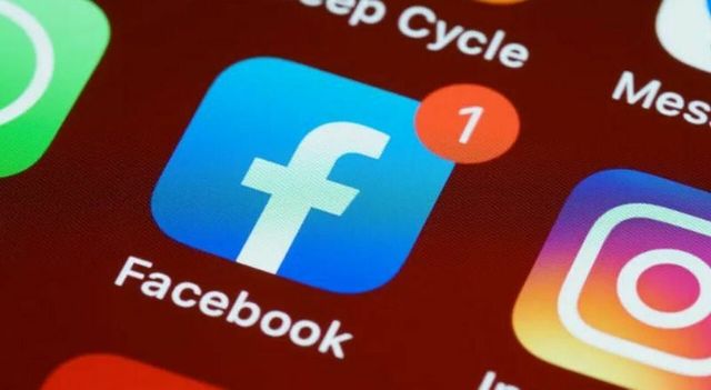 Meta accusata dalla Commissione UE: il design di Instagram e Facebook induce dipendenza, possibile multa miliardaria
