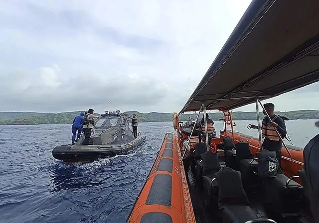 El cuarto rastreo tras el naufragio de Indonesia cesa con tres de los valencianos desaparecidos sin localizar