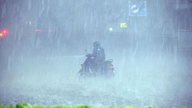 Seven killed after govt hospital wall collapses amid heavy rain in Bengaluru