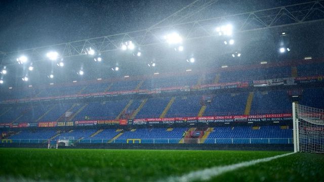 Calcio, Genoa-Juventus a porte chiuse