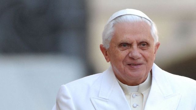 Fostul papă Benedict a știut de abuzurile comise de preoții pedofili, susține comitetul independent de investigație