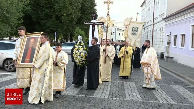 Nicușor Dan participă la ceremonia de înmormântare a cardinalului Lucian Mureșan