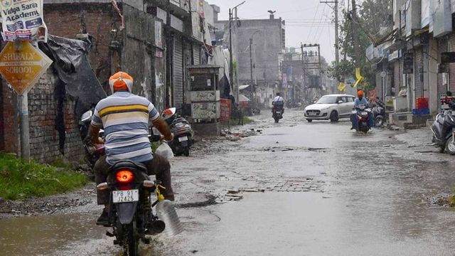 Rain lashes Delhi, parts of North India to get heavy rain till September 14