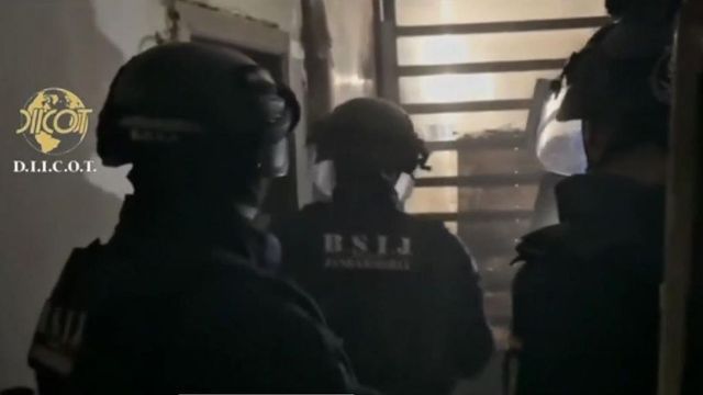 Un polițist de la Serviciul Antidrog este acuzat că furniza traficanților informații despre anchetele procurorilor